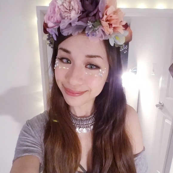 Meet your Posher, Kate! - Picture 1 of 3